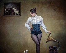 His Mistress' Voice by Carol McNIven Young - Newark : Cariad, Dog, Hanfu, Olivia, Pixie Print Baryta  Young C
